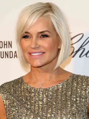 Yolanda Foster with an A-Line bob on the red carpet