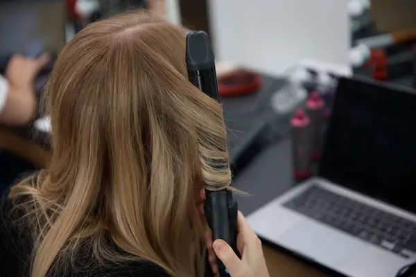 NuMe Magic Curling Wand