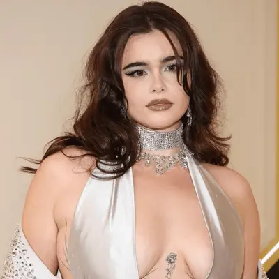 Taylor Swift voluminous shag haircut