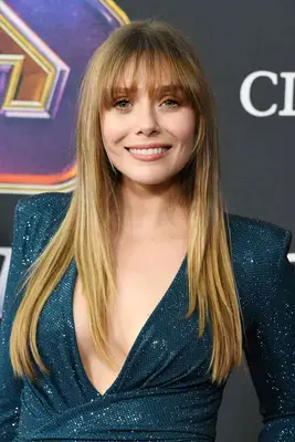 Elizabeth Olsen with long and straight shag hair