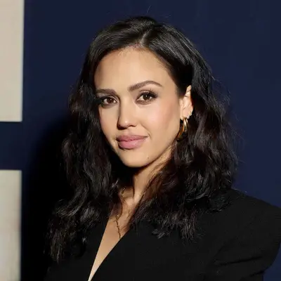 jessica alba with side-parted loose waves