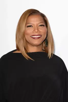 Queen Latifah with an angled lob