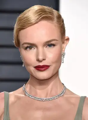 Kate Bosworth deep-side parted retro hairdo