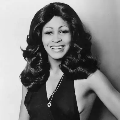 Tina Turner wears voluminous curled hair in 1973