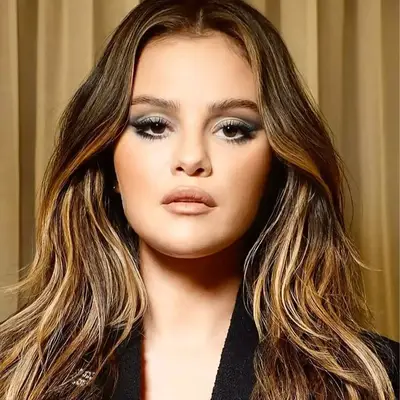 brown hair with blonde highlights in long braids