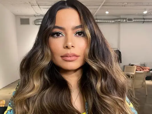 miranda cosgrove with brown and blonde hair