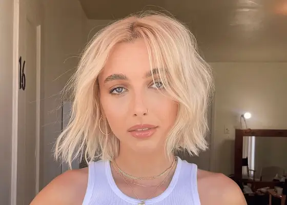 Emma Chamberlain with an icy blonde bob 