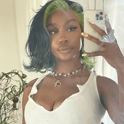 SZA Green Money Piece Hair Statement 