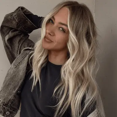 Blonde haired model with platinum money pieces.