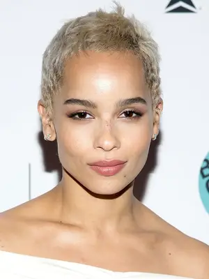 Zoe Kravitz with ashy blonde pixie 