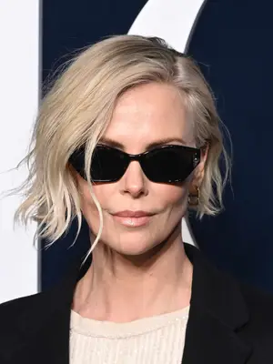 Charlize Theron with Cool Blonde Bob 