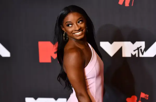 Simone Biles at the 2021 MTV Video Music Awards.