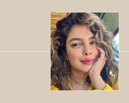 The actor Priyanka Chopra Jonas with colored hair