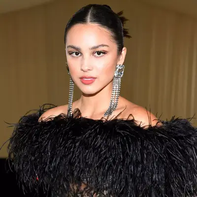 olivia rodrigo wearing a spiky bun