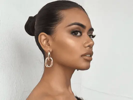 19 middels lengde bryllupsfrisyrer perfekt for din store dag