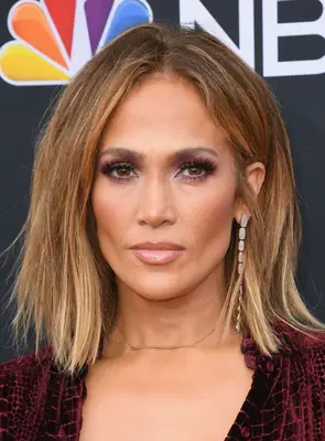 Jennifer Lopez lob