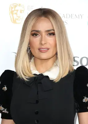 Salma Hayek blonde, blunt lob