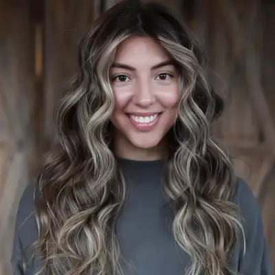 woman with long curly bronde hair