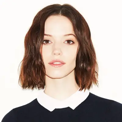 woman with textured hair