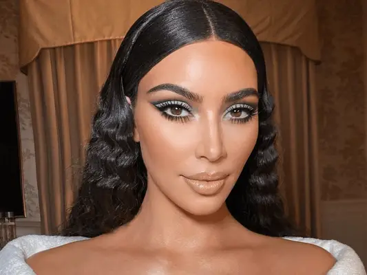 kim kardashian with crimped hair