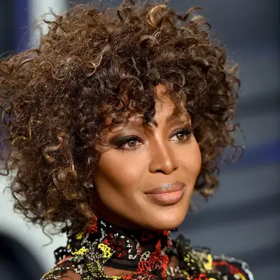 Fall Hair Colors Grown Out Dark Highlights Naomi Campbell