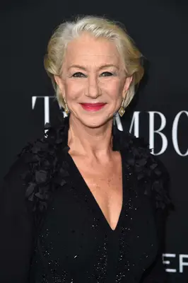 Helen Mirren with short hairdo with loose waves at the 2015 