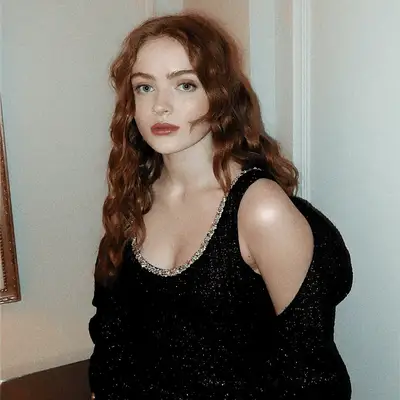 Sadie Sink with a mermaid haircut 