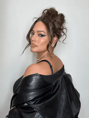 woman wearing a headband with center part