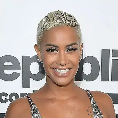 Sibley Coles with white blonde finger waves