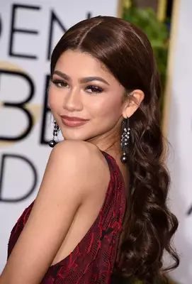 Zendaya center parted curls