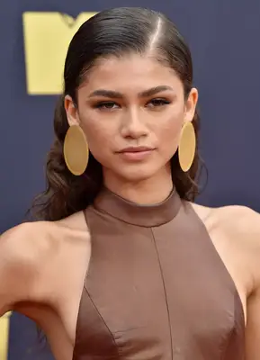 Zendaya tousled hair