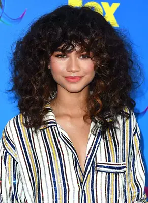 Zendaya curly shag