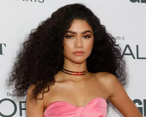 Zendaya voluminous waves
