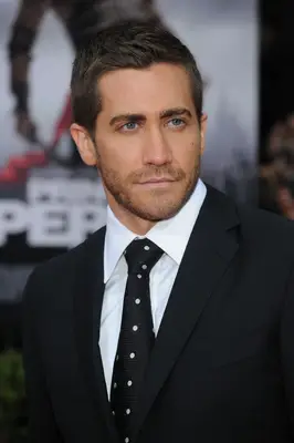 Jake Gyllenhaal with a mid-length crew cut look on the red carpet