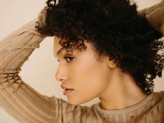 woman with natural curly hair