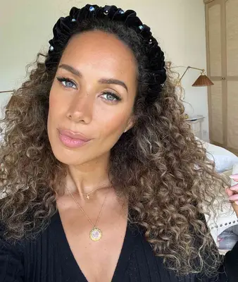 Leona Lewis with dirty blonde curls