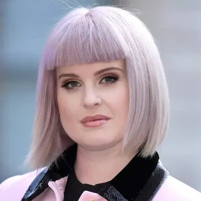 Kelly Osbourne with lilac gray hair
