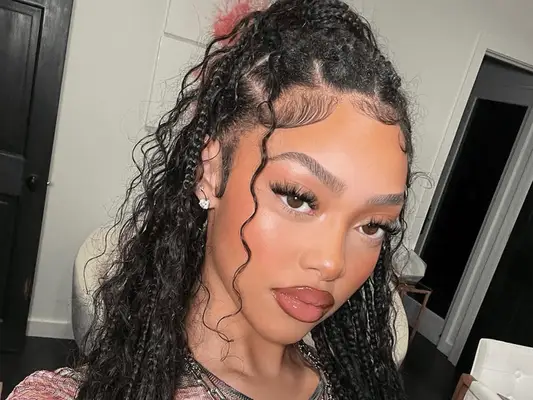 Laut Friseur sind genau hier Ihre knotenlosen Zöpfe waschen