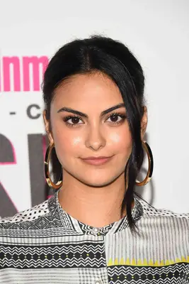 Camila Mendes