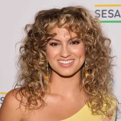 Tori Kelly - curly hair with bangs