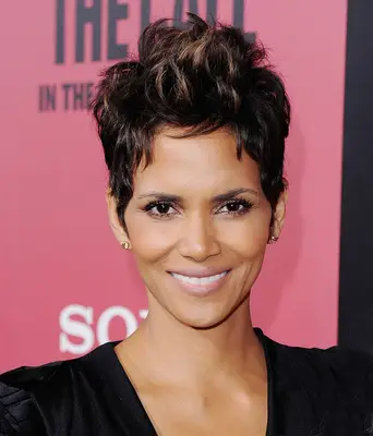 Halle Berry with a long textured pixie cut at the 2013 