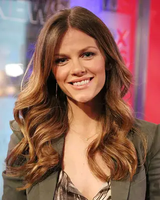 Brooklyn Decker with long waves while visiting Fox And Friends at FOX Studios in New York City in 2013
