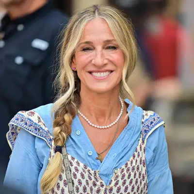 Sarah Jessica Parker with a messy braid on the set of 