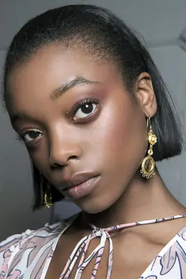 A model with a blunt bob