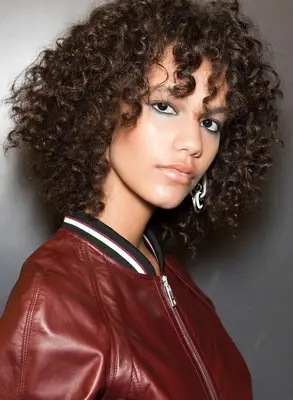 A model with short curls