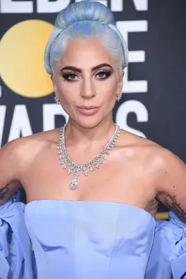 Lady Gaga with blue hair at the Golden Globe Awards