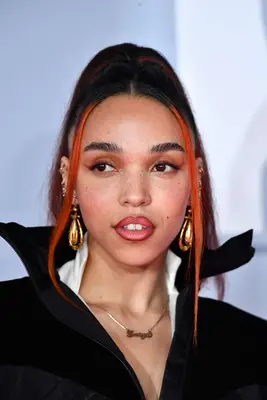 FKA Twigs Chunky Highlights