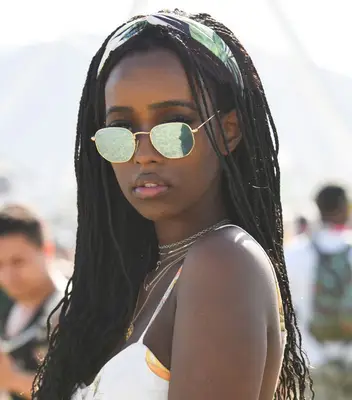 how to wear a headband: Festival headband