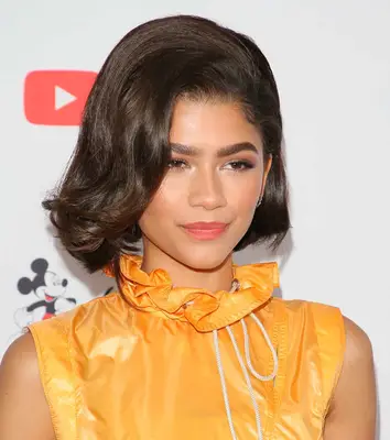 Zendaya with wide part bob