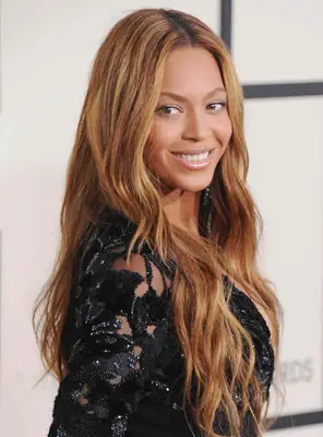 Beyoncé with long wavy hair